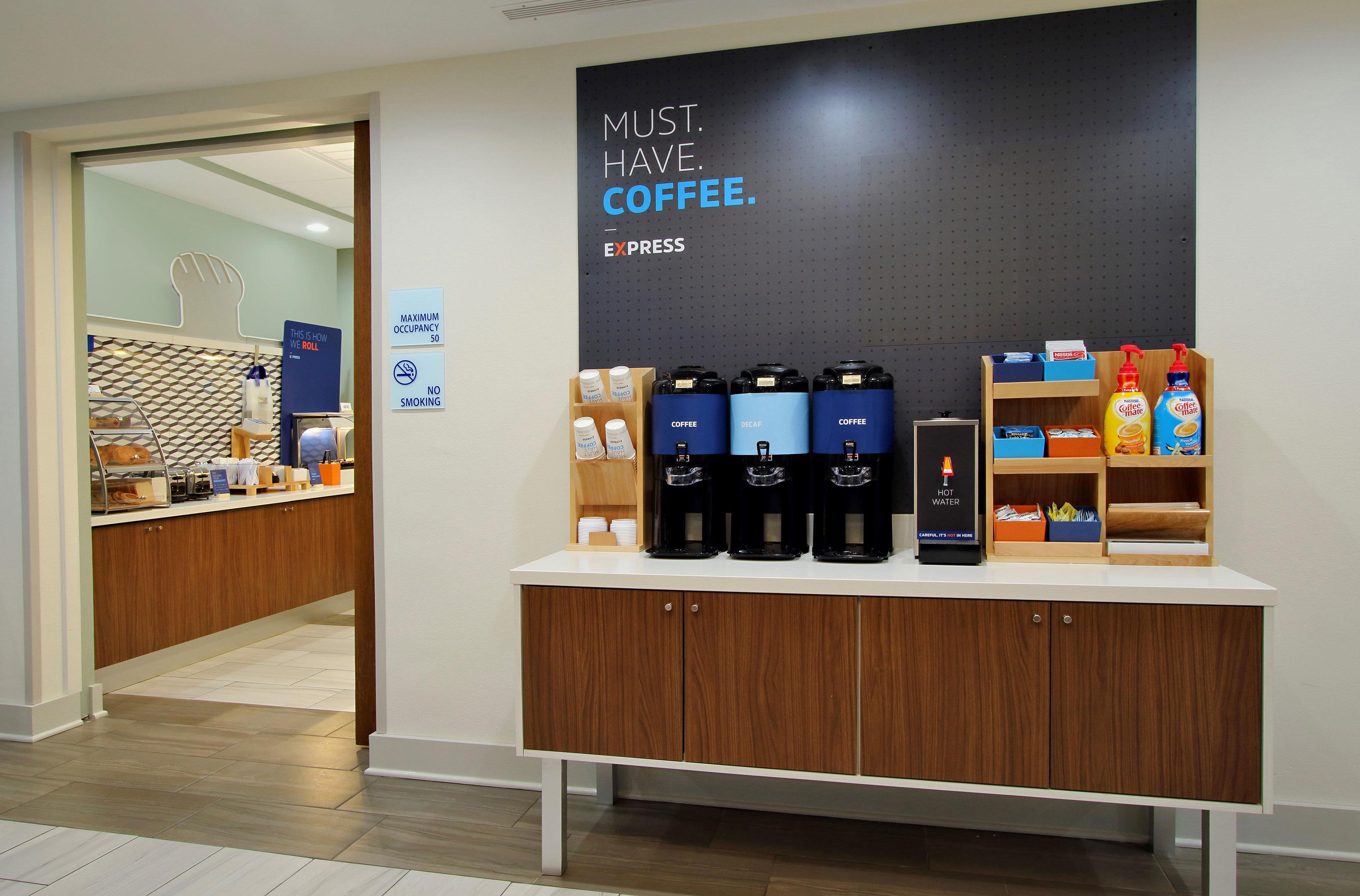 Holiday Inn Express & Suites Cleveland By Ihg Exterior foto