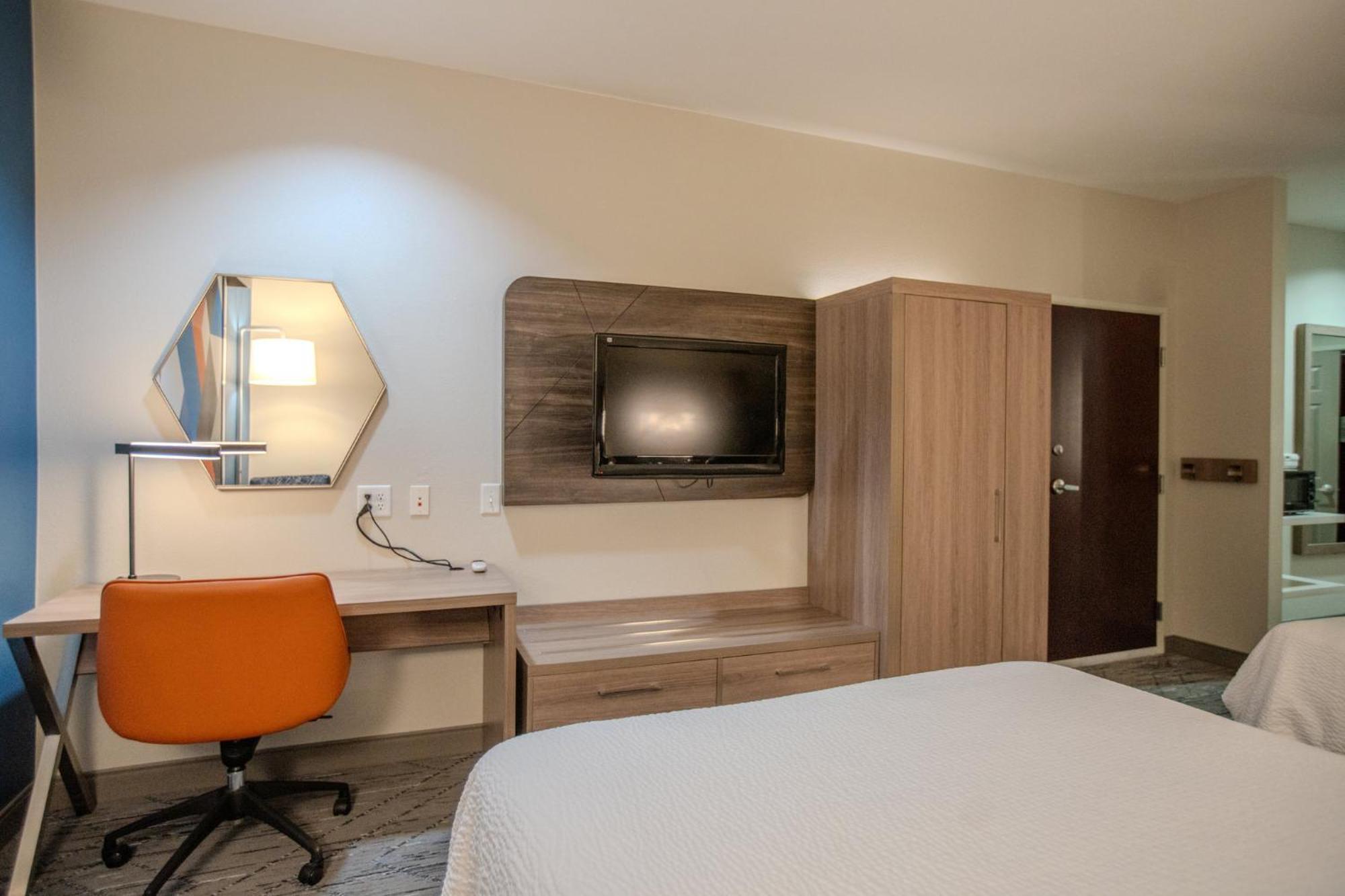 Holiday Inn Express & Suites Cleveland By Ihg Exterior foto